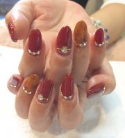 秋の定番、大人気ボルドー＆べっ甲ネイル